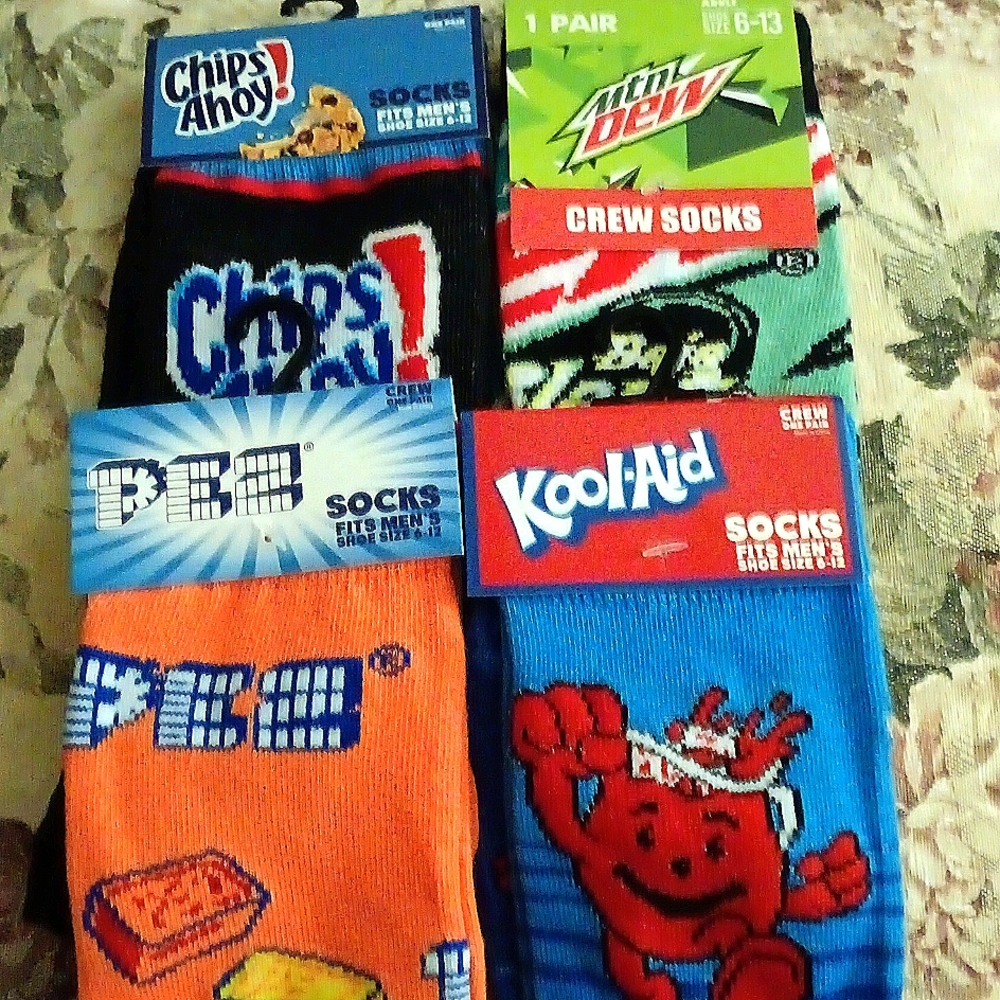 Mens socks with different brands, Mt. Dew, Pez, Kool-Aid & Chips Ahoy. Sz. 6-12.
